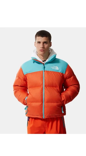 The North Face jacka  - Änvönd väldigt lite då jag köpte den sent i April i år, vilket betyder att den bara är ett halvt år gammal Ny pris 3700 Kr Men’s 1996 Retro Nuptse Jacket heter den på deras egen hemsida   