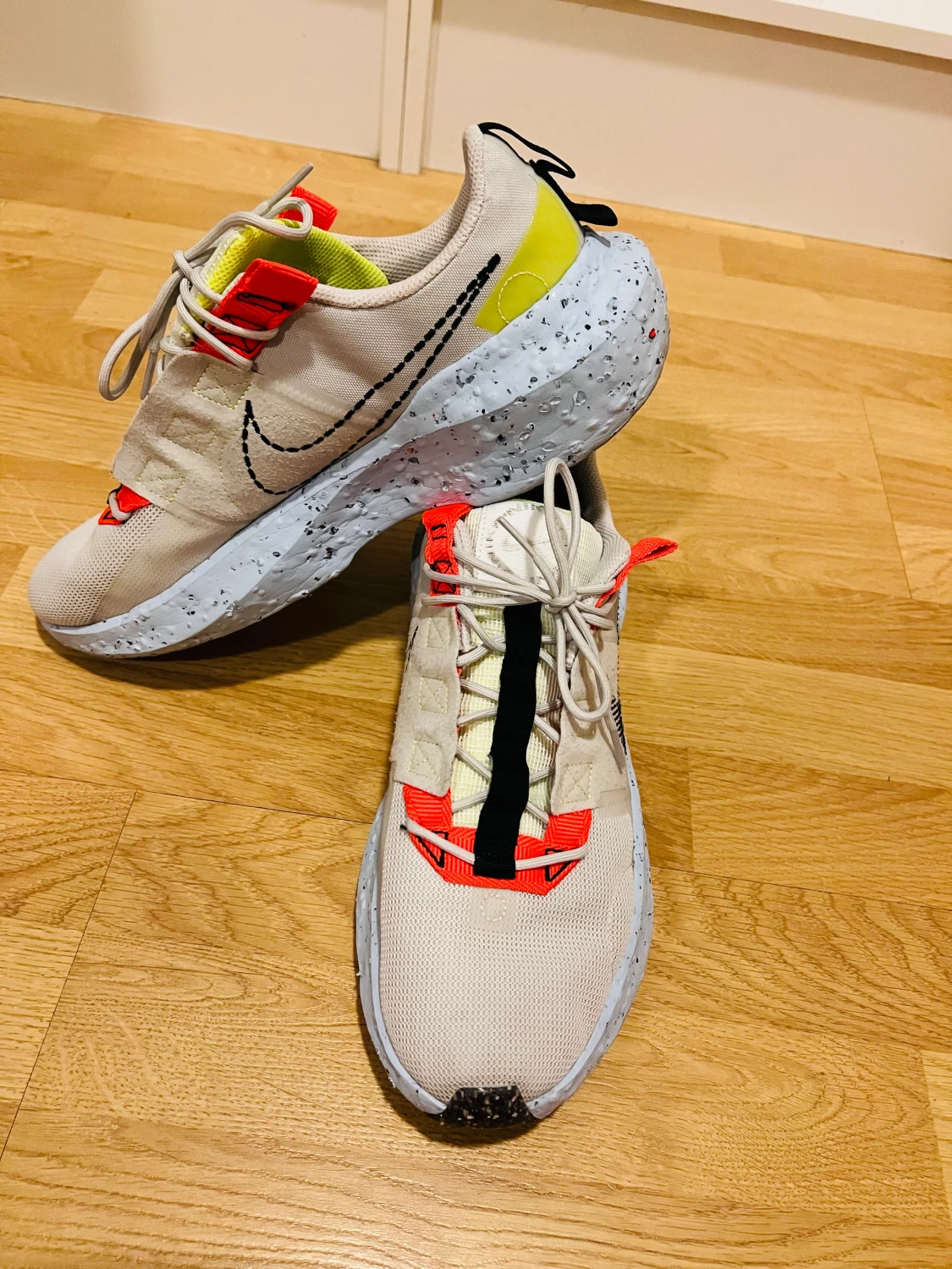 Nike delivery free - 90