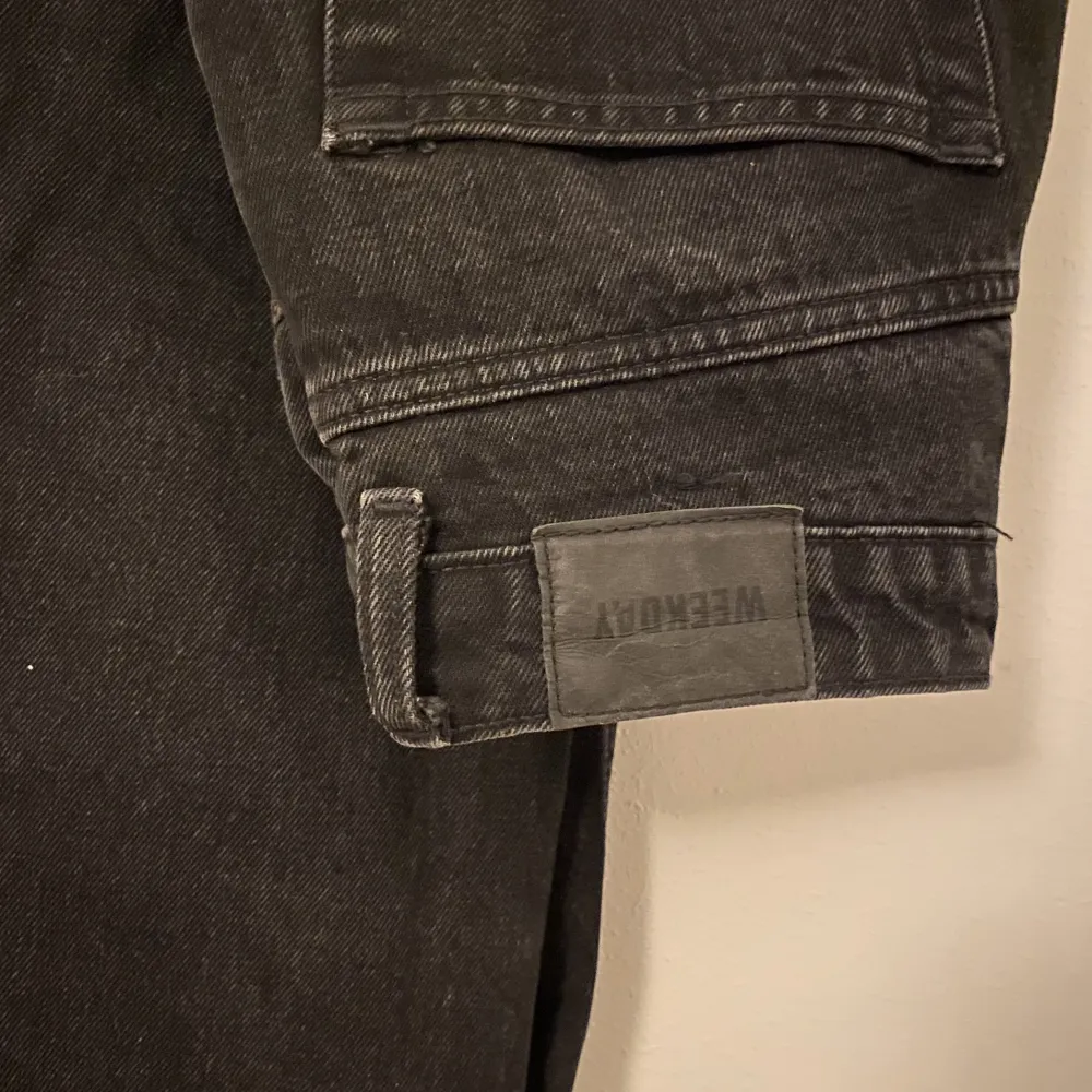 Row Echo Black jeans från Weekday. 🖤. Jeans & Byxor.