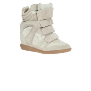 Skor  - Intressekoll på mina fina isabel marant skor.  Lånade bilder från nätet.  Lite slitna men inga större skador. 