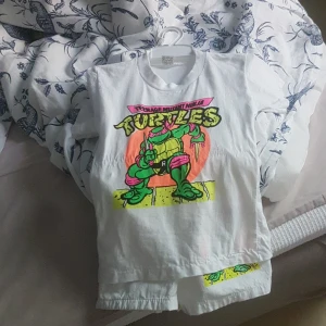 Turtles t-shirt&shorts - Oanvänt tvättat en gång 80tals klassikker