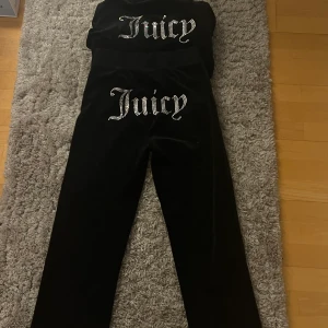 Juicy set INTRESSEKOLL - vill tyyyyp sälja mitt juicy set men tvekar hihi vad är folk villiga att ge? 