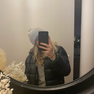 Vinterjacka  - Superfin vinter jacka i bra skick. Storlek 164/170 men skulle säga att den passar xs/s 