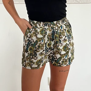 Mönster sommar shorts  - Storlek XS