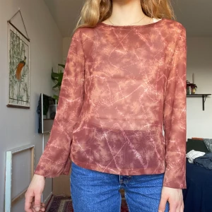 90 - Meshtopp som är köpt andrahand i väldigt bra skick. Skicka meddelande för mer bilder eller om du undrar något✨✨