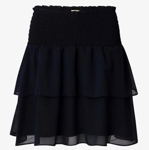 Mörkblå chelsea volangkjol - Mörblå kjol ifrån chelsea, aldrig använd i storlek small