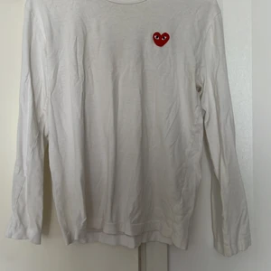 CDG Play Longsleeve - Detta play är storlek M men har inte kommer till så mycke till användning priset kan sänkas vid snabb affär 