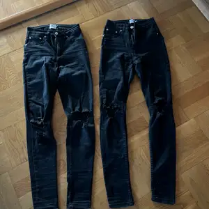 Svarta jeans från lager 157 i modell Snake (har två par likadana)