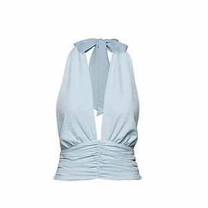 Ginatricot topp - Superfin ljusblå topp från ginatricot som är perfekt nu till sommaren 