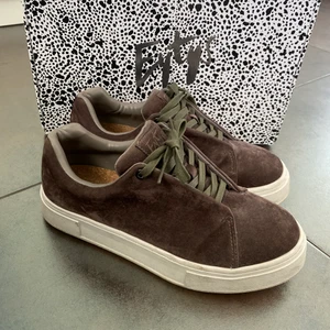 Eytys skor  - Säljer mina näst intill oanvända eytys dojor, använda Max 2 gånger. Storlek 40 men passar mig som vanligtvis har 39