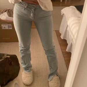 HANNA SCHÖNBERG JEANS - skitsnygga jeans från hanna schönbergs kollektion med na-kd, storlek 36 och i fint skick