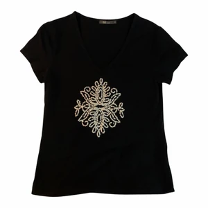 Svart t-shirt - Köpt secondhand