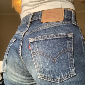 Levis jeans - !SALJER LIKNANDE LEE JEANS PP MIN SIDA!Jeans från Levis 🤍 supersnygga!! Jag ör 168 cm