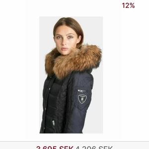 Rockandblue jacka - Säljer min rockandblue jacka som köptes förra vintern. Säljer då den inte är min stil. Nästan helt oanvänd. Skriv för frågor eller egna bilder💗💗