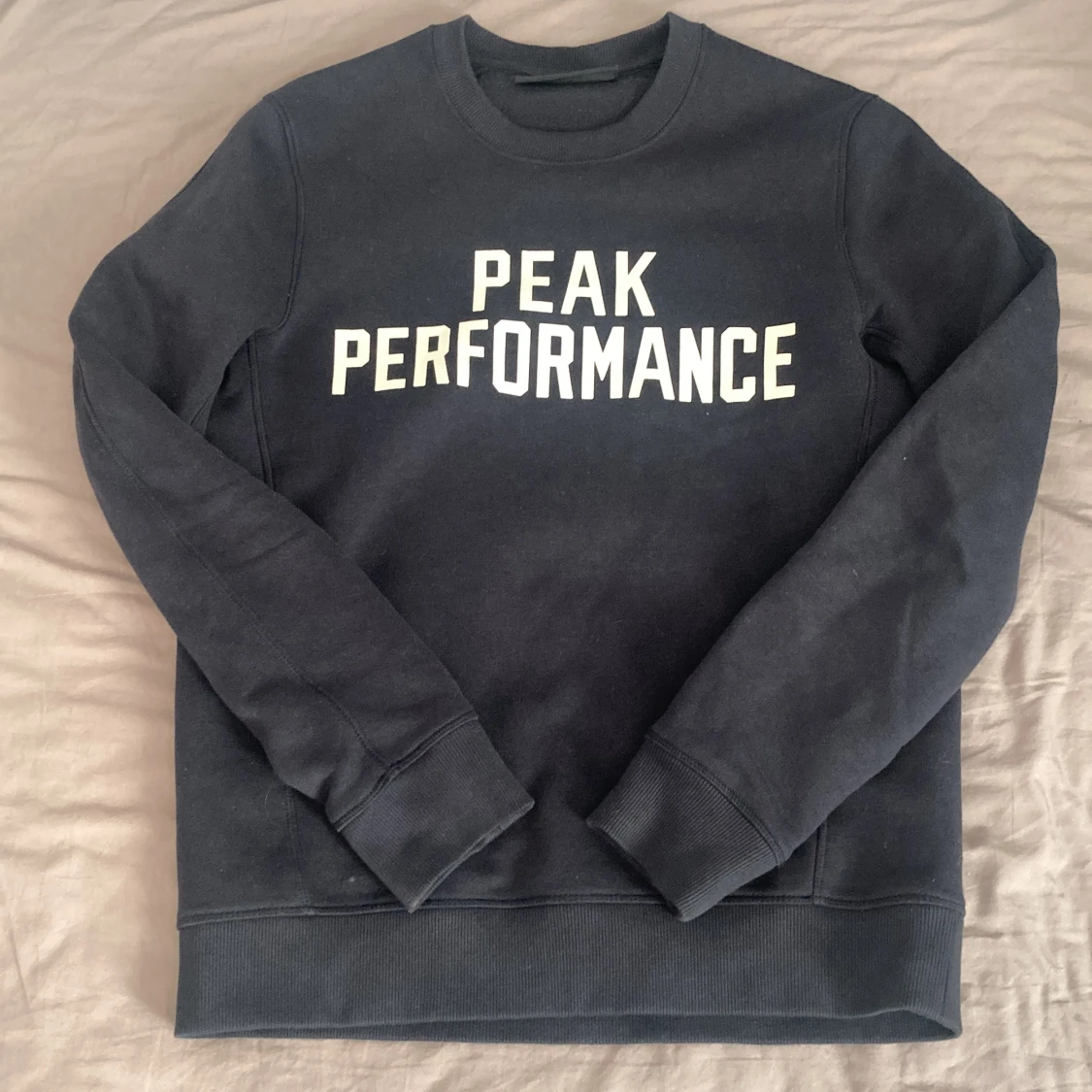 Peak performance sweatshirt