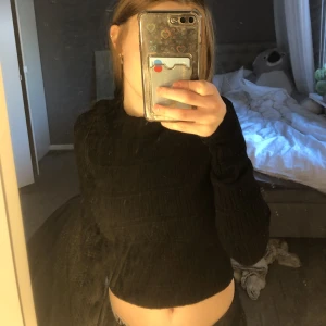 Ribbad topp  - Denna topp från bikbok säljs inte mer, köptes för 399kr och använd Max 5 gånger. I storlek Xs med väldigt Stretchig! Pris kan diskuteras 