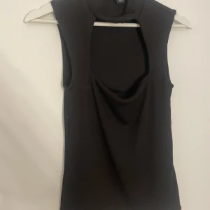 Topp från newyorker,lik den från zara - Helt oanvänd topp fårn newyorker som är exakt som den från zara!