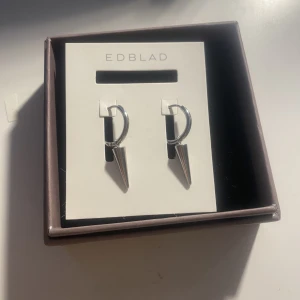 Edblad örhängen - Peak hoops