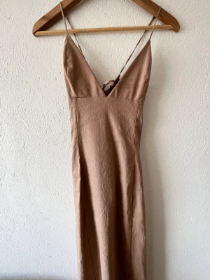 Simple Maxi Dress - Cute simple dress from Zara. Only worn twice and in really good condition 