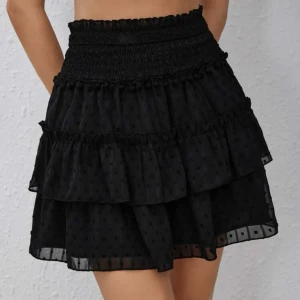 Kjol - Säljer denna helt nya kjol, i strl L!   Nypris - 149kr Mitt pris - 100kr