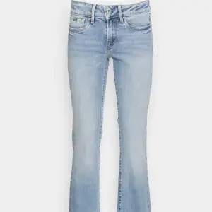 Säljer ett par Pepe jeans i modellen Piccadilly❤️användna men i bra skick❤️orginalpris runt 900
