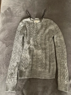 Stickad tröja Basic - Mysig stickad tröja som tyvärr inte kommer till användning. Inga skador💕