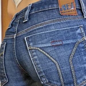 Miss 60 jeans  - Anledning: har inte haft nån användning av dom. Skinny low-waisted jeans. Sitter jätte bra på om man tycker om lowwaisted. 