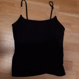 Linne - Snyggt y2k linne med metall detaljer!