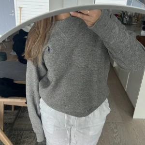 Ralph lauren sweatshirt - Knappt använd! Blått märke 💙