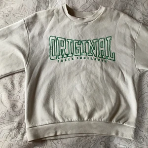 Sweatshirt från Gina  - Snygg sweatshirt från gina i s! Inköpt för 400kr men använde den ganska mycket i somras 💕