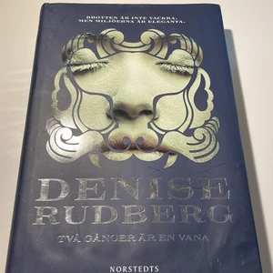 Två gånger är en vana av Denise Rudberg😍 - En SÅ spännadne bok om Torstens ehns uppdrag för att lösa ett gammal mord fall tsm med åklagaresekreteraren Marianne Jidhoff och människorna runt omkring henne☺️…..