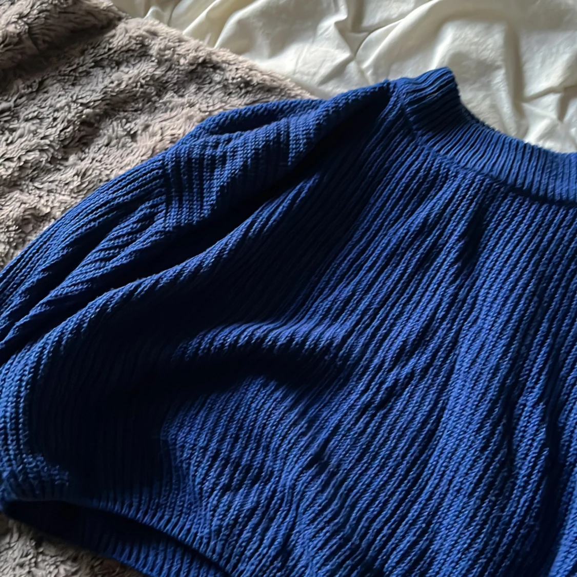 Blå tjocktröja  - 90