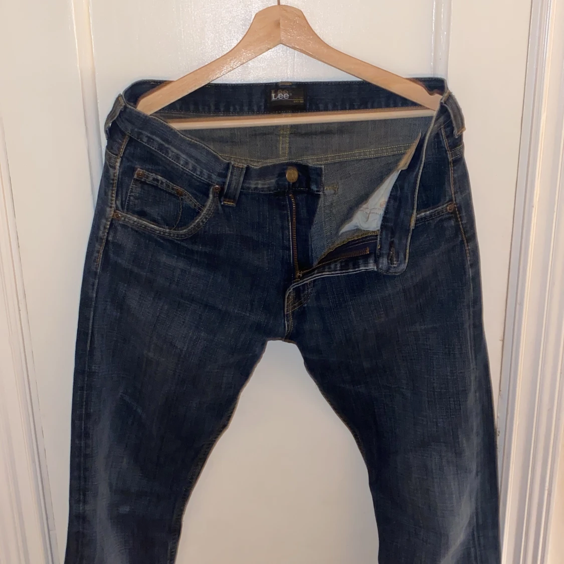 Lee jeans strl 33/34 pris 200kr - 90