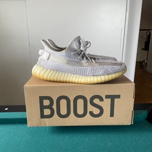 Yeezy Boost 350 ”Static” - Yeezy Boost 350 ”Static”                                                           Size: 45EU/US11                                                                                    Cond 6-7/10                                                                                     Bud: 700kr.                                                                               Bin: 1150kr.                    