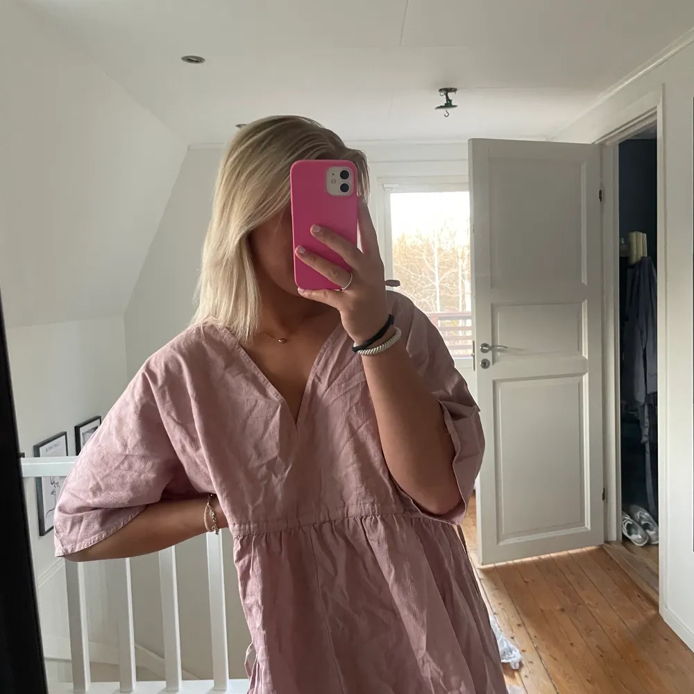 Smuts rosa kortklänning från Asos, som tyvärr inte kommer till användning längre!! Perfekt nu till sommaren 💕💞💖💘💗💓. Klänningar.