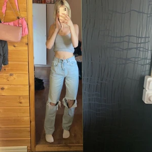 Gina Jeans - Säljer dessa väldigt populära gina tricot jeansen pga av att jag inte gillar hur de sitter på mig och helt enkelt inte kommer till användning!💕 frakt tillkommer 