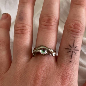 Jättefin ring!! - Supersöt ring med motiv av en delfin!! :) 🐬 