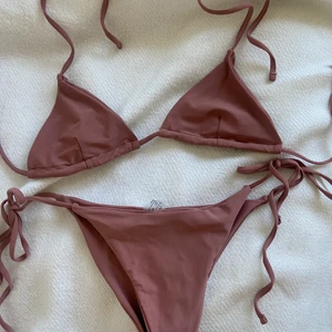 Bikini set  - Aldrig använda, säljer pga för liten. Fraktas mot betalning 