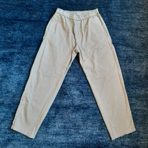 Sweet sktbs chinos  - Beiga sweet sktbs chinos. Liknar polar surf Pant i materialet. Helt nya men utan tag. Om du har frågor eller vill ha andra bilder är det bara att fråga. Kan skicka spårbart för lite mer.