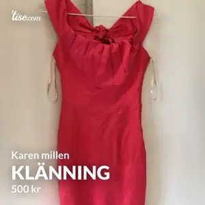 Jättefin röd klänning av Karin Miller . Storlek small jättefint skick !!