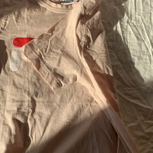 Rosa fila tröja  - En fin rosa tröja som är jätte fin och förkänar att få en ny ägare💞