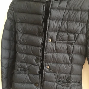 Dunjacka storlek XS - Säljer denna fina dunjacka som är oanvänd 