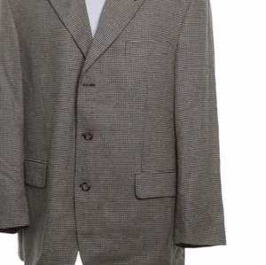 Kavaj - Snygg kavaj från Ljungströms! Älskar mönstret på den, psssar mig som är en storlek S men även större och mindre beroende på hur man vill att den sitter 💕