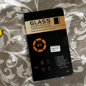 Skyddsglas - Helt nya skyddsglas till iPhone 7/8, tror det kan passa till någon SE modell också men är inte säker