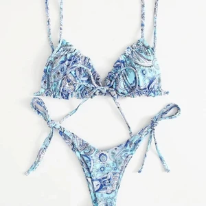 Bikini  - Bikini storlek Small, uppskattas passa XS-S. Helt ny.