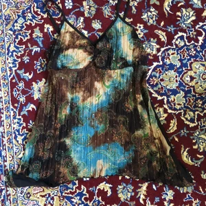 Mönstrad topp/klänning  - Mönstrad topp, köpt second hand! Fint skick 