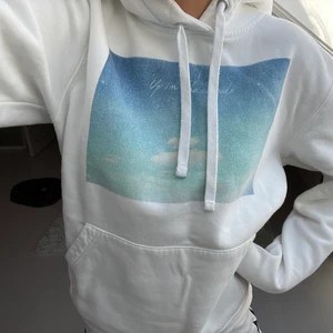 The cool elephant hoodie  - Jag säljer denna hoodien från the cool elephant som knappast har används. Hoodien är i storlek XS och ser ut som ny. Frakten är spårbar och kostar 66kr 💗🐬