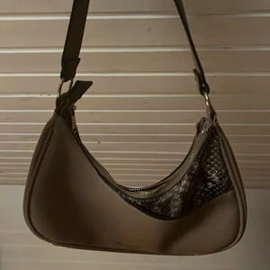 Väska dondonna - Superfin väska som är helt oanvänd. 100kr