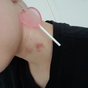 Pink Heart Earings  - Råsa hjärt örhängen egen gjorda! Super snygga samt lätta! 