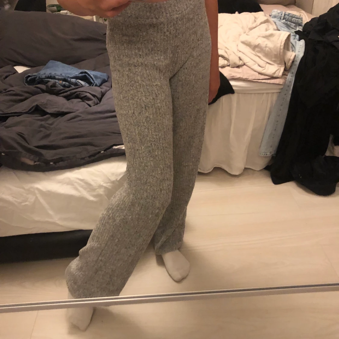 Utsvängda gråa mjukis